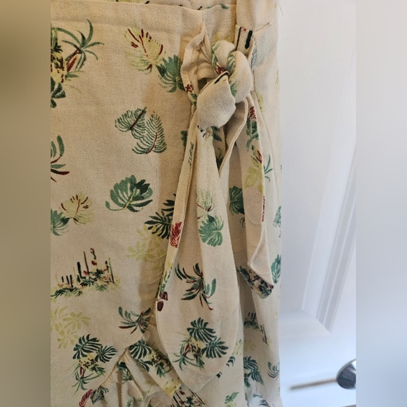 Gilli Tropical Plant Wrap Dress - Picture 2 of 7